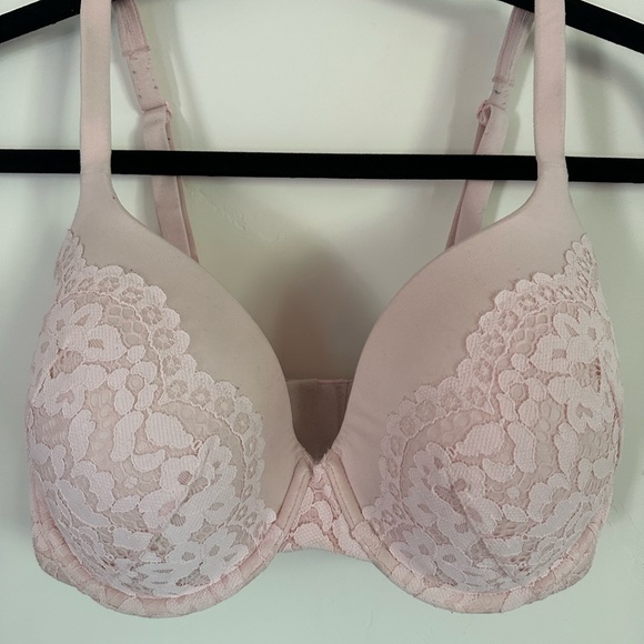 Victoria's Secret Other - Victoria’s Secret bra. Size 34DDD
